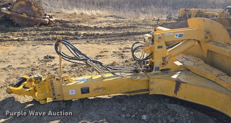 image for item EQ6744 2007 John Deere  1814C  scraper