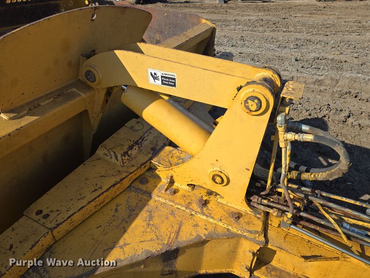 image for item EQ6744 2007 John Deere  1814C  scraper