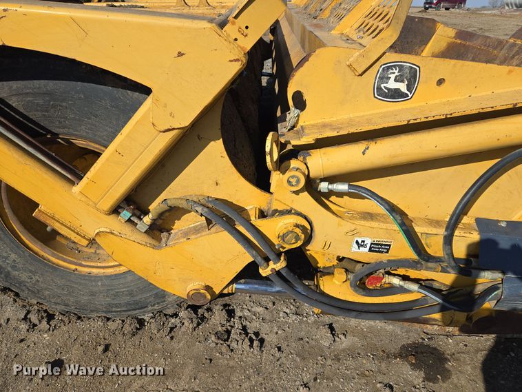 image for item EQ6744 2007 John Deere  1814C  scraper