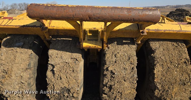 image for item EQ6744 2007 John Deere  1814C  scraper