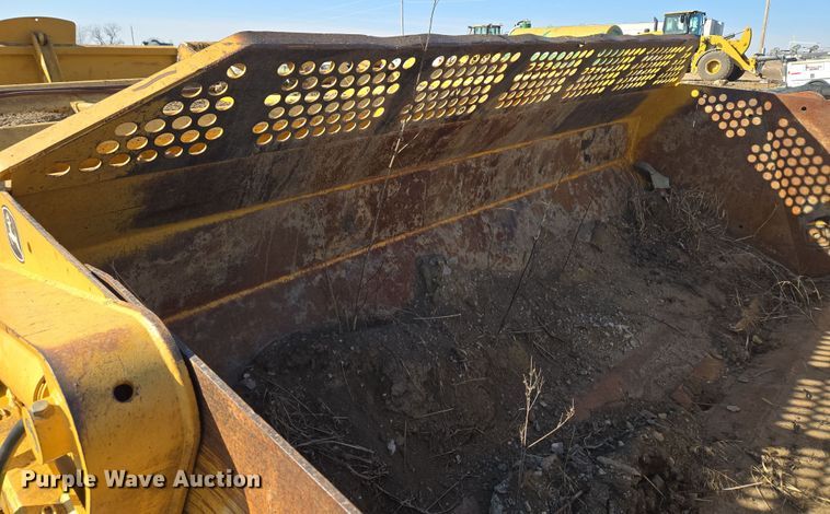 image for item EQ6744 2007 John Deere  1814C  scraper