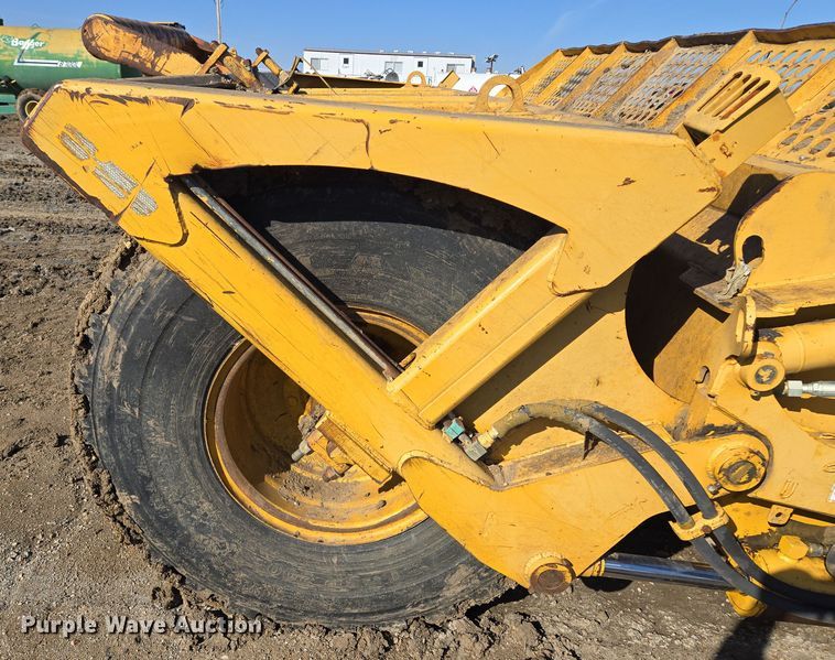 image for item EQ6744 2007 John Deere  1814C  scraper