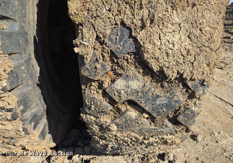 image for item EQ6744 2007 John Deere  1814C  scraper