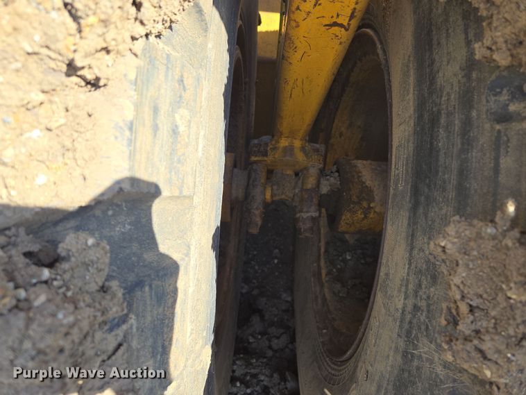 image for item EQ6744 2007 John Deere  1814C  scraper