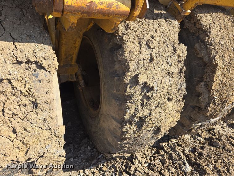 image for item EQ6744 2007 John Deere  1814C  scraper