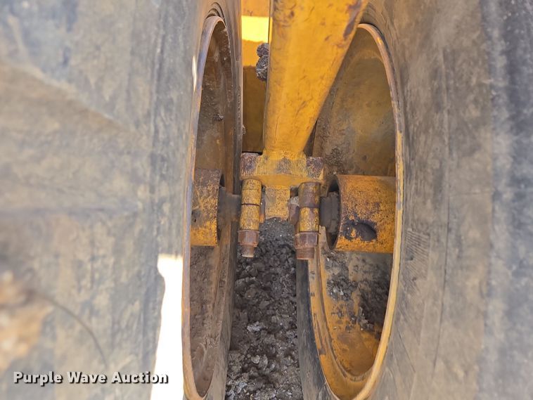 image for item EQ6744 2007 John Deere  1814C  scraper