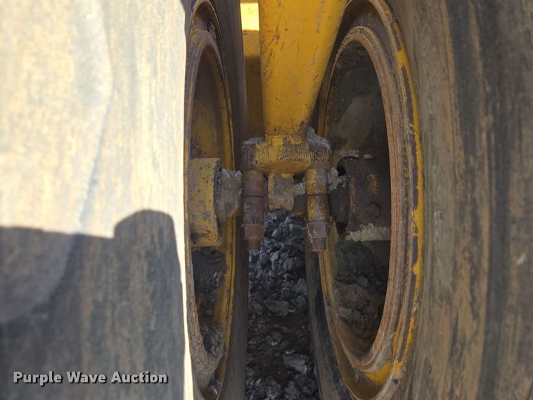 image for item EQ6744 2007 John Deere  1814C  scraper