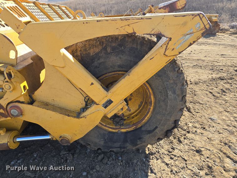 image for item EQ6744 2007 John Deere  1814C  scraper