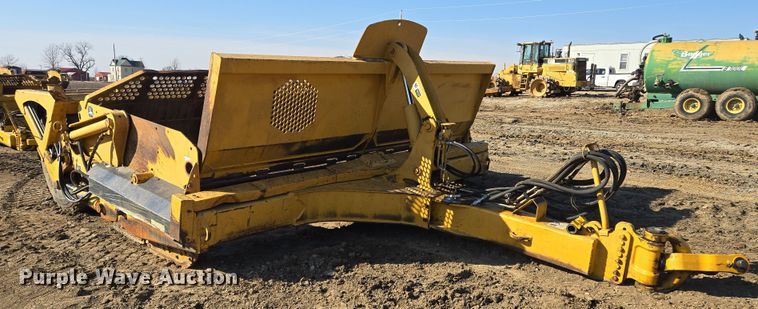 image for item EQ6747 2007 John Deere  1814C  scraper