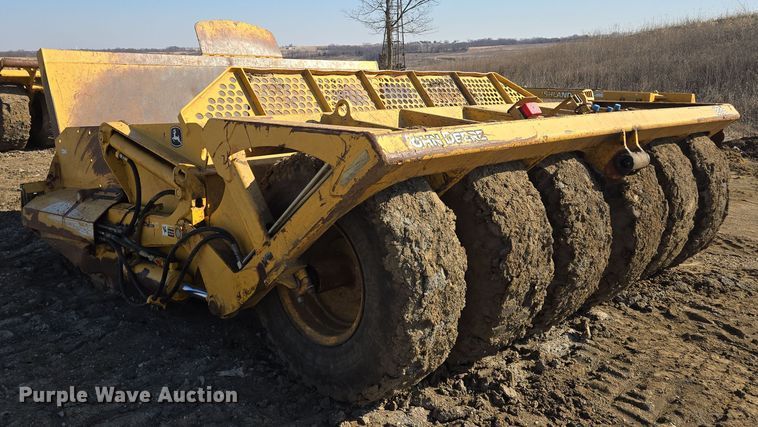 image for item EQ6747 2007 John Deere  1814C  scraper