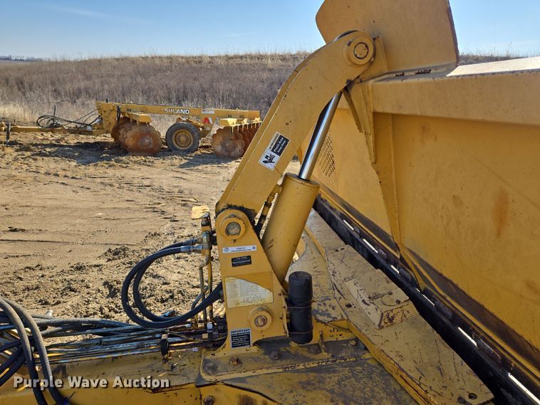 image for item EQ6747 2007 John Deere  1814C  scraper