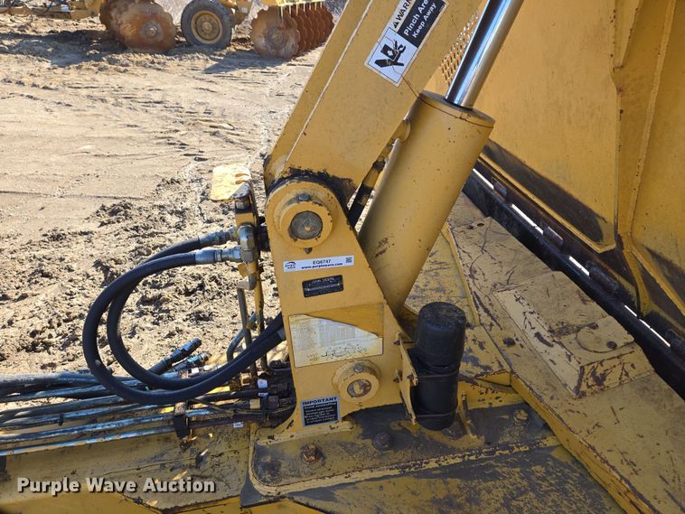 image for item EQ6747 2007 John Deere  1814C  scraper