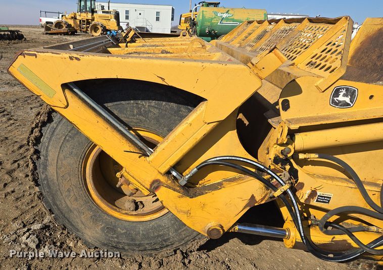 image for item EQ6747 2007 John Deere  1814C  scraper