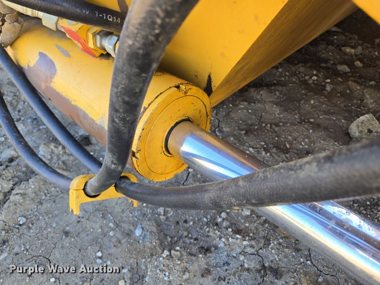 image for item EQ6747 2007 John Deere  1814C  scraper