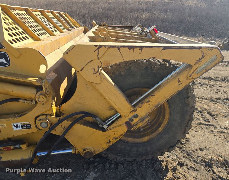 image for item EQ6747 2007 John Deere  1814C  scraper