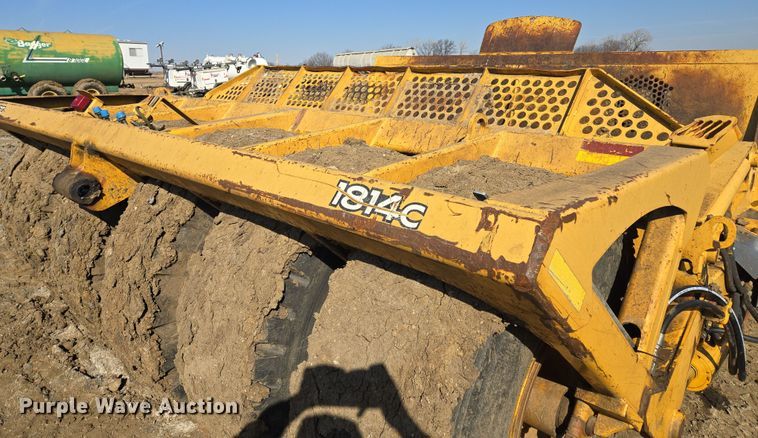 image for item EQ6747 2007 John Deere  1814C  scraper