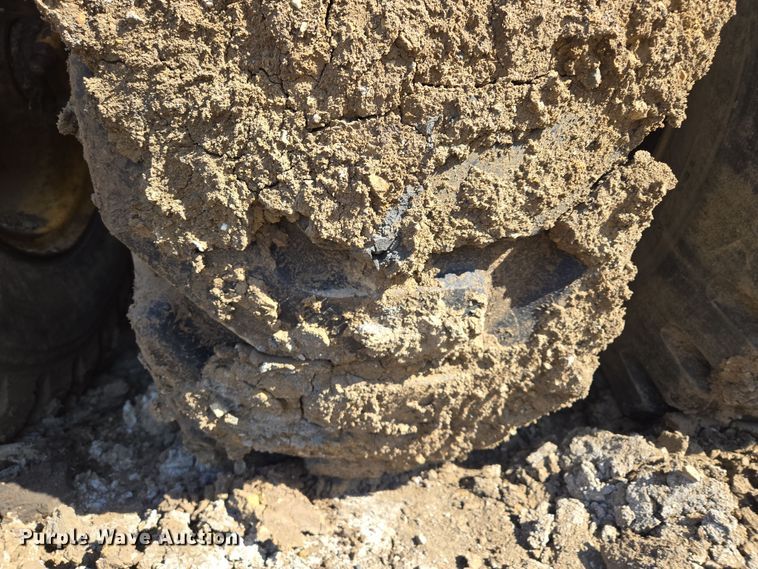 image for item EQ6747 2007 John Deere  1814C  scraper