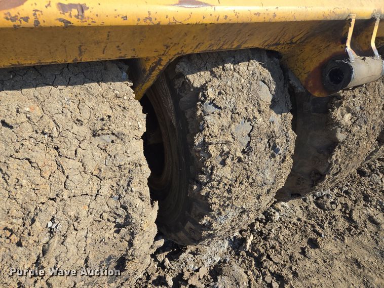 image for item EQ6747 2007 John Deere  1814C  scraper