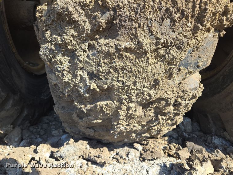 image for item EQ6747 2007 John Deere  1814C  scraper