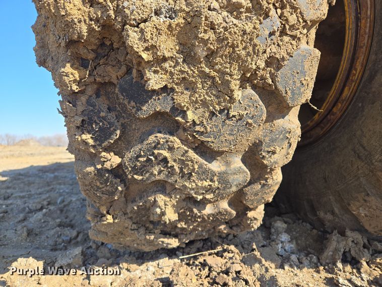 image for item EQ6747 2007 John Deere  1814C  scraper