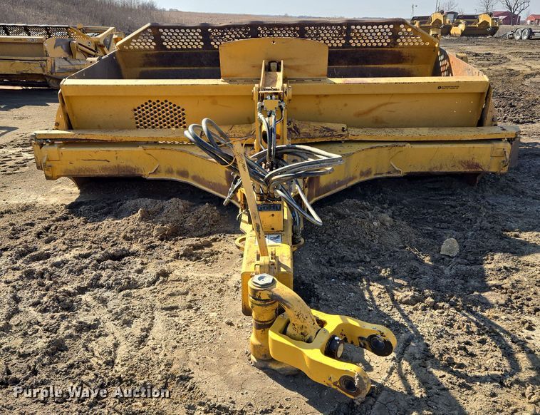 image for item EQ6748 2006 John Deere  1814C  scraper