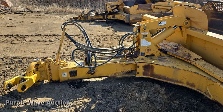 image for item EQ6748 2006 John Deere  1814C  scraper