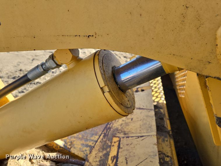 image for item EQ6748 2006 John Deere  1814C  scraper