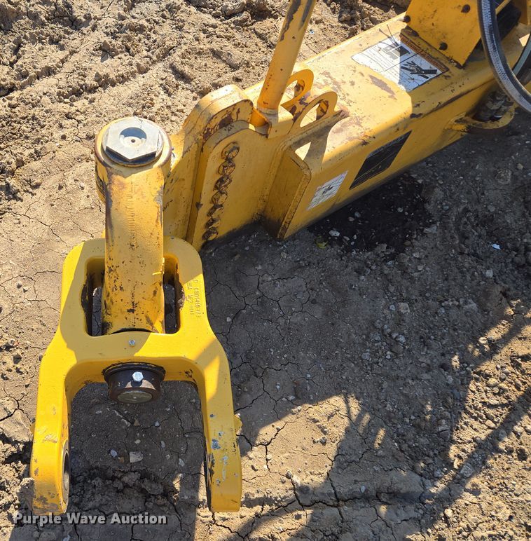 image for item EQ6748 2006 John Deere  1814C  scraper