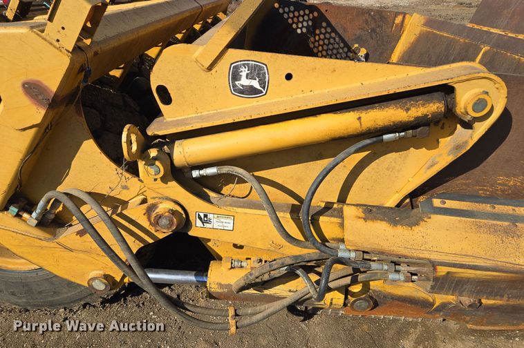 image for item EQ6748 2006 John Deere  1814C  scraper