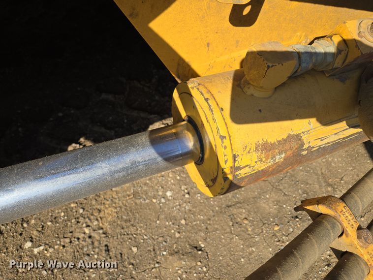 image for item EQ6748 2006 John Deere  1814C  scraper