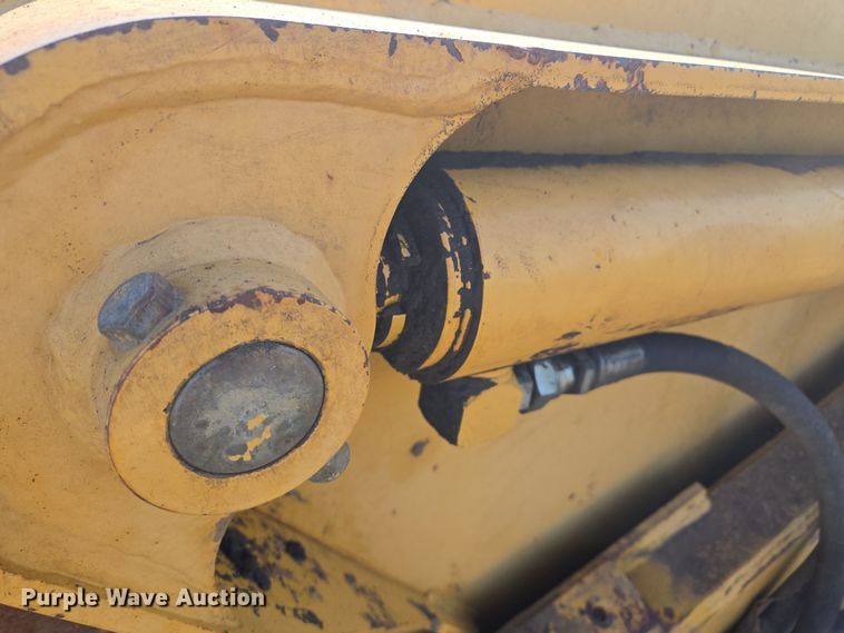 image for item EQ6748 2006 John Deere  1814C  scraper