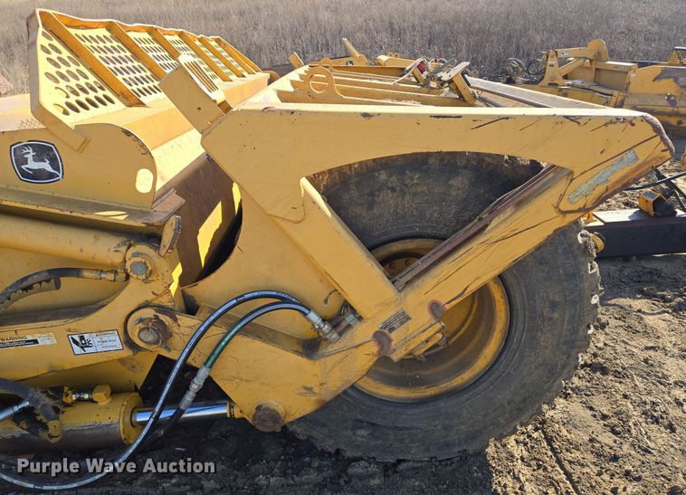 image for item EQ6748 2006 John Deere  1814C  scraper