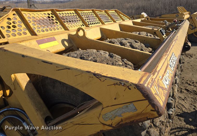 image for item EQ6748 2006 John Deere  1814C  scraper