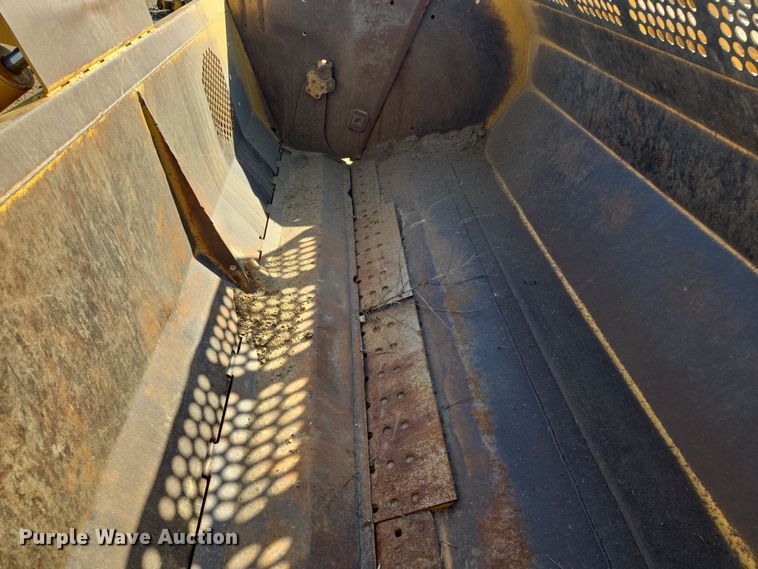 image for item EQ6748 2006 John Deere  1814C  scraper