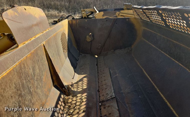 image for item EQ6748 2006 John Deere  1814C  scraper