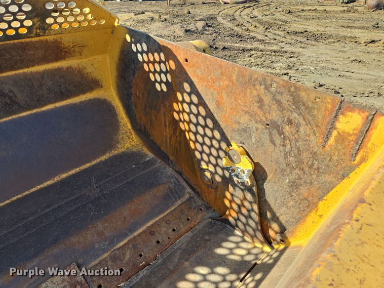 image for item EQ6748 2006 John Deere  1814C  scraper