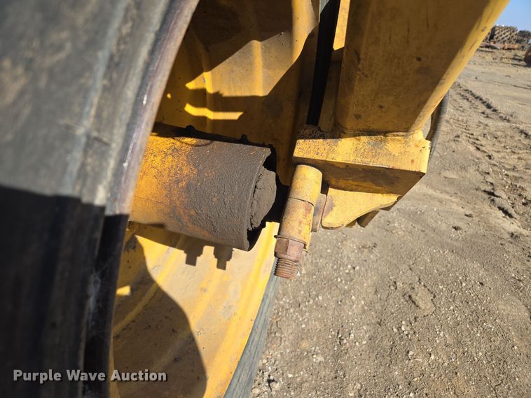 image for item EQ6748 2006 John Deere  1814C  scraper