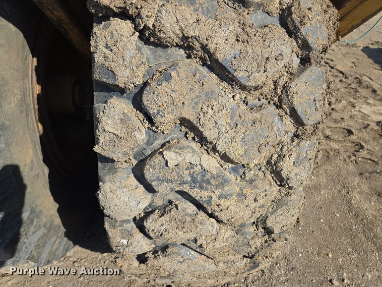 image for item EQ6748 2006 John Deere  1814C  scraper