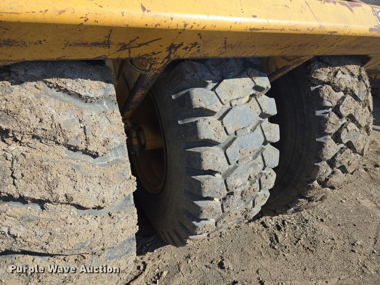 image for item EQ6748 2006 John Deere  1814C  scraper