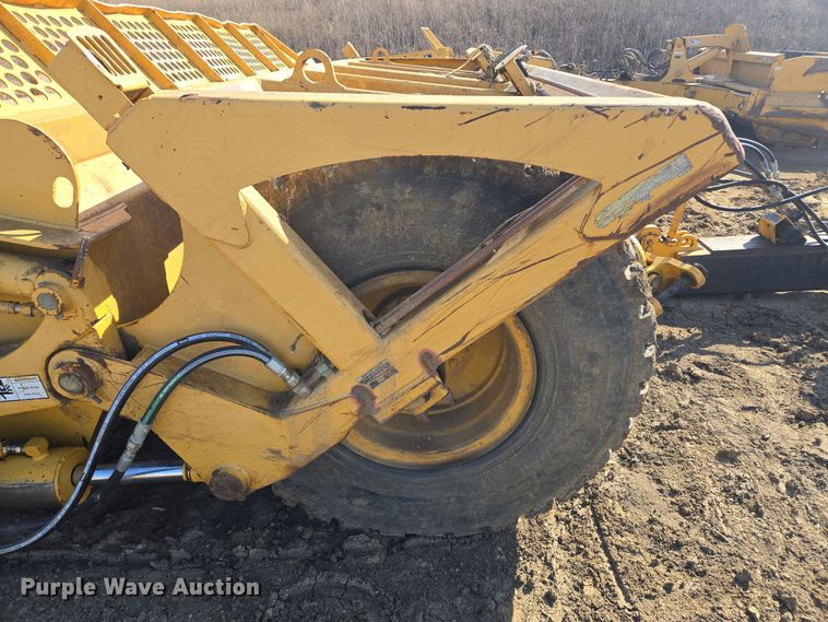 image for item EQ6748 2006 John Deere  1814C  scraper