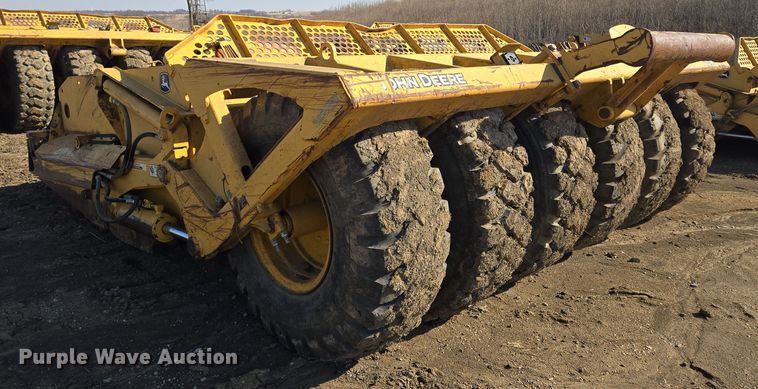 image for item EQ6750 2006 John Deere  1814C  scraper