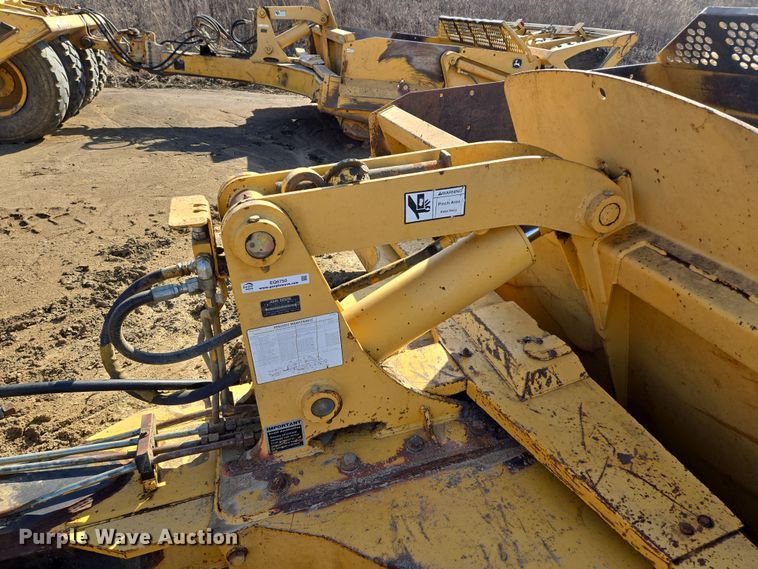 image for item EQ6750 2006 John Deere  1814C  scraper