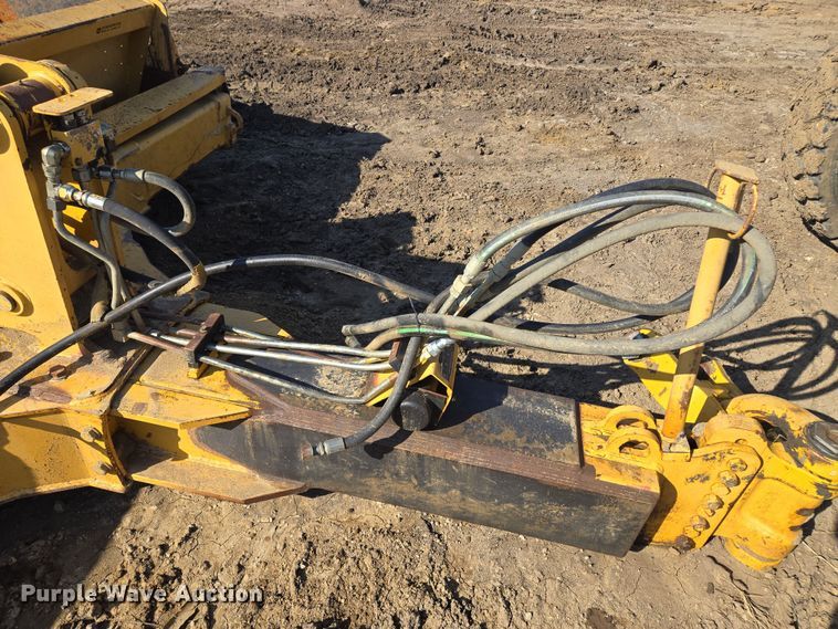 image for item EQ6750 2006 John Deere  1814C  scraper