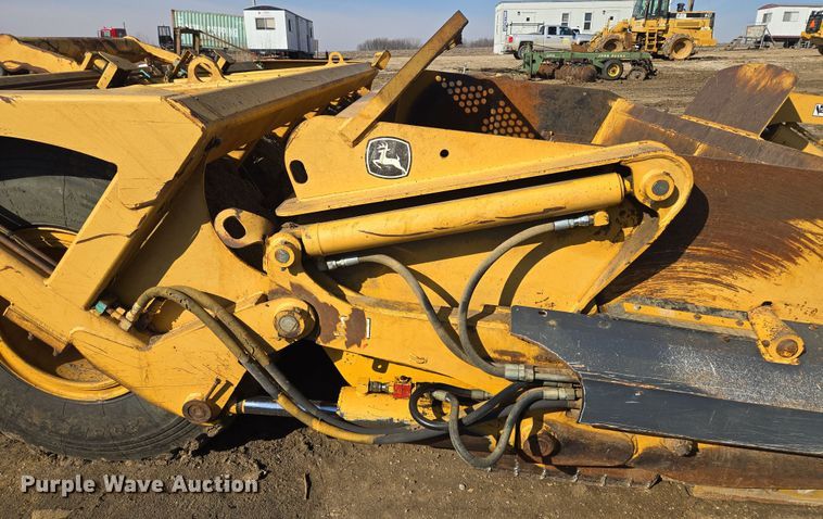 image for item EQ6750 2006 John Deere  1814C  scraper