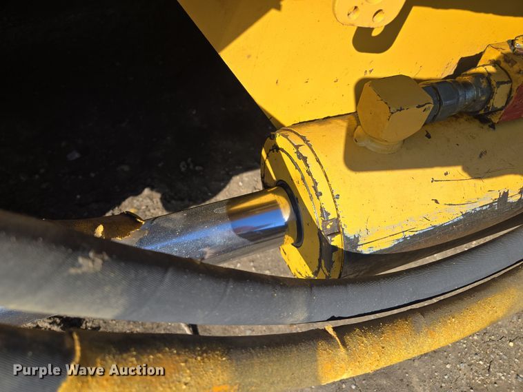 image for item EQ6750 2006 John Deere  1814C  scraper