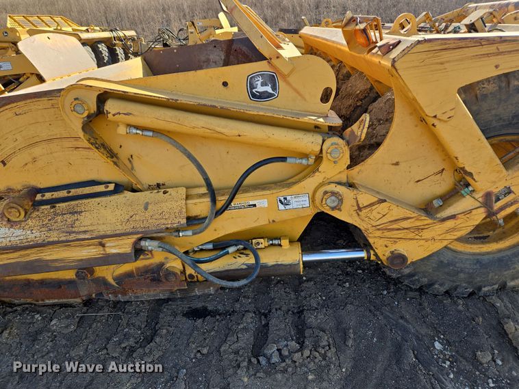 image for item EQ6750 2006 John Deere  1814C  scraper
