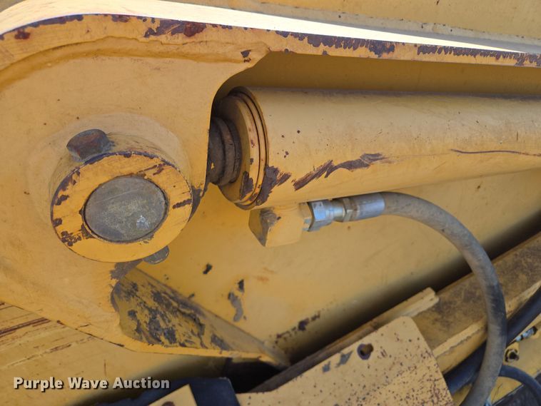 image for item EQ6750 2006 John Deere  1814C  scraper