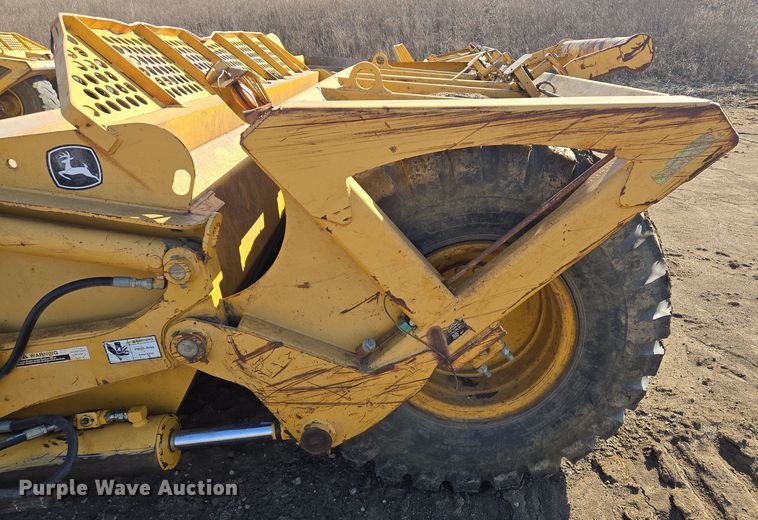 image for item EQ6750 2006 John Deere  1814C  scraper