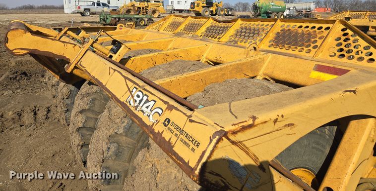 image for item EQ6750 2006 John Deere  1814C  scraper