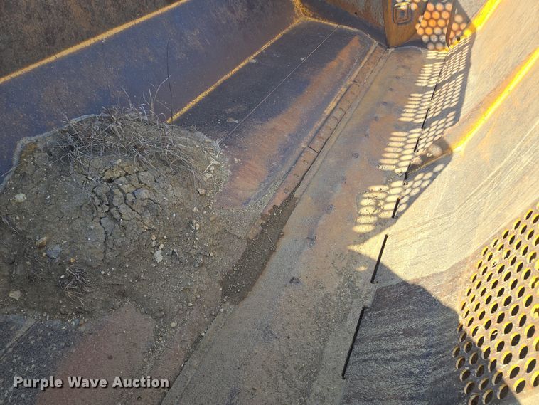 image for item EQ6750 2006 John Deere  1814C  scraper